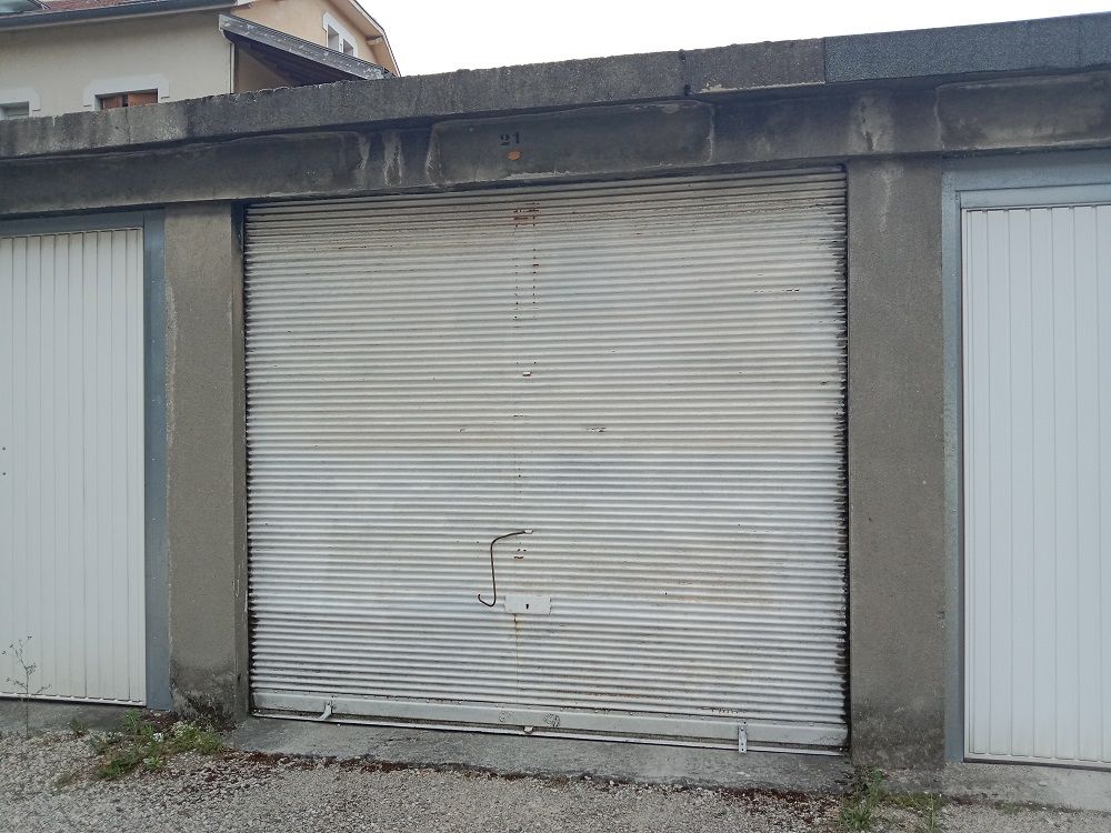 Location Parking/Garage Garage individuel ferm rue mile Zola-20m2-90Euro/mois Grenoble