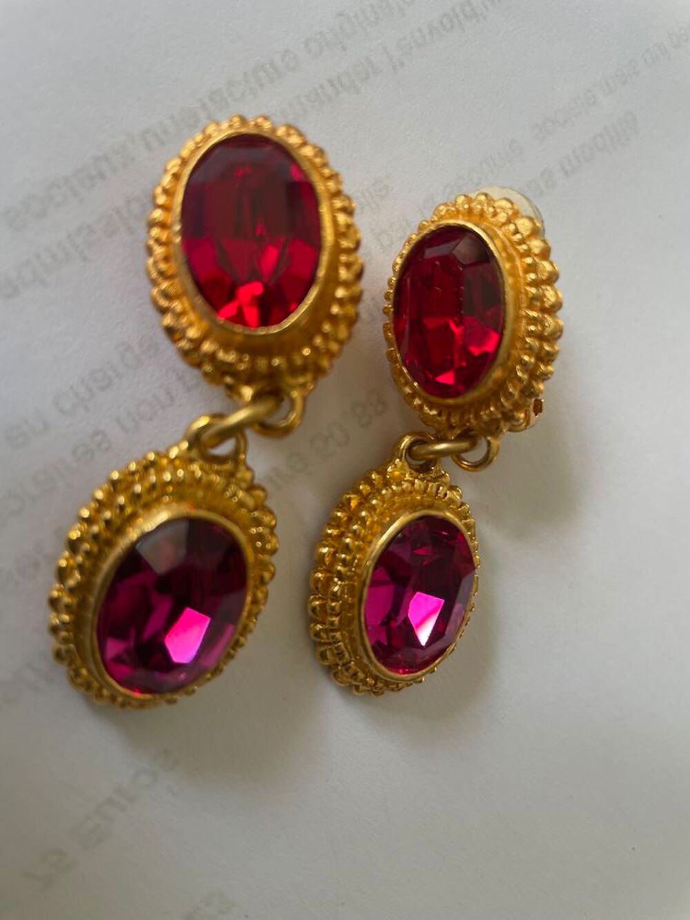 BO Clip pendante ovale perl&eacute;e Dor&eacute;e /strass Rouge/Fuchsia Bijoux et montres