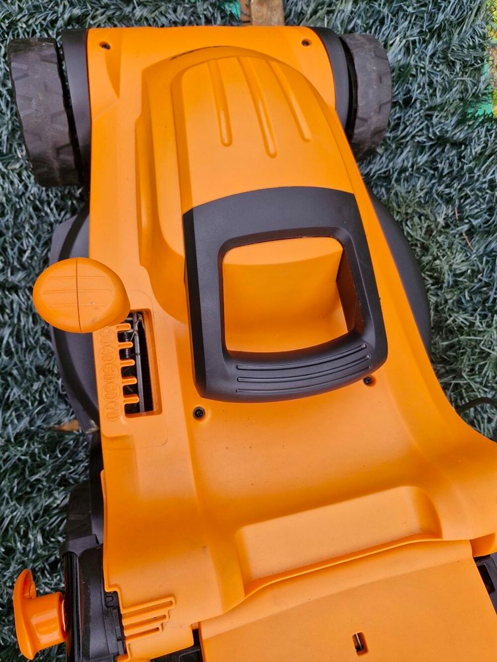 Tondeuse &eacute;lectrique puissante Jardin