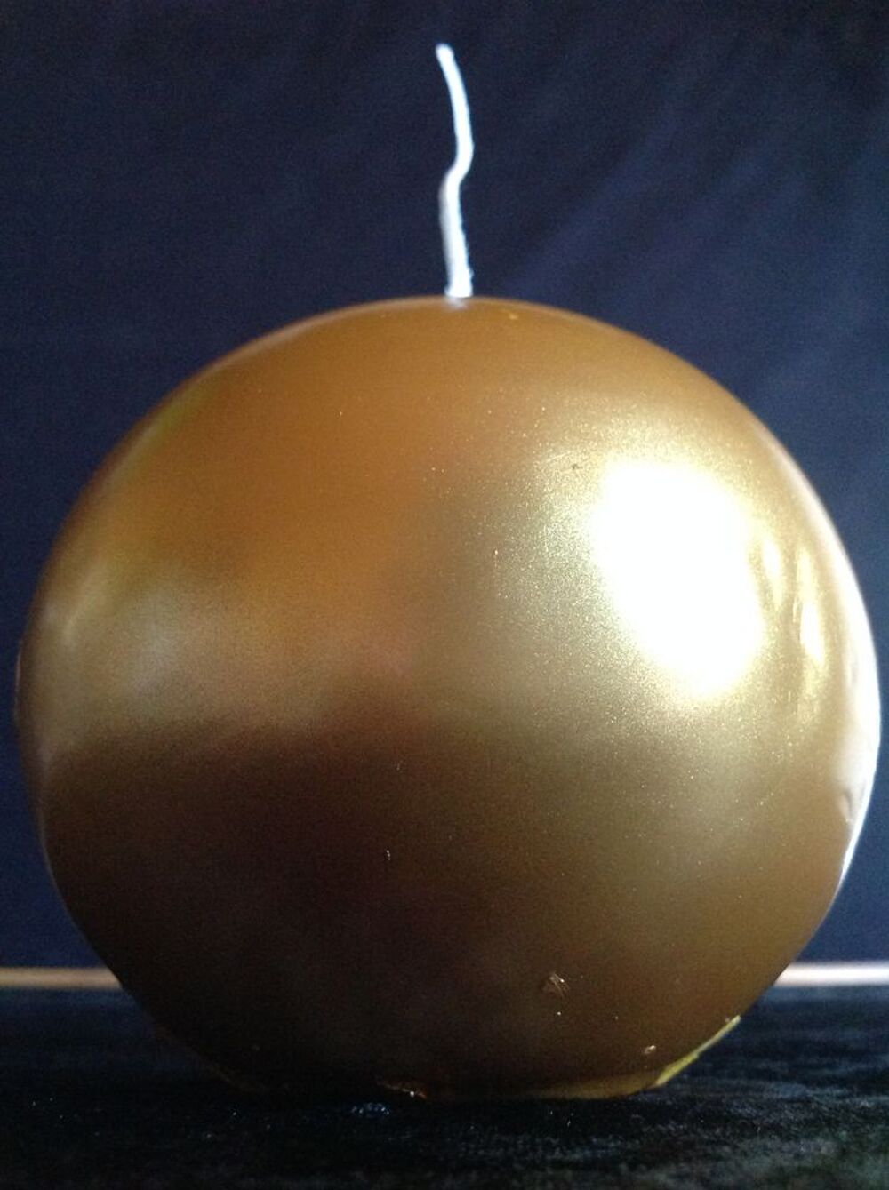 BOUGIE SPH&Egrave;RE OR NEUVE DIAM. 9 cm Décoration