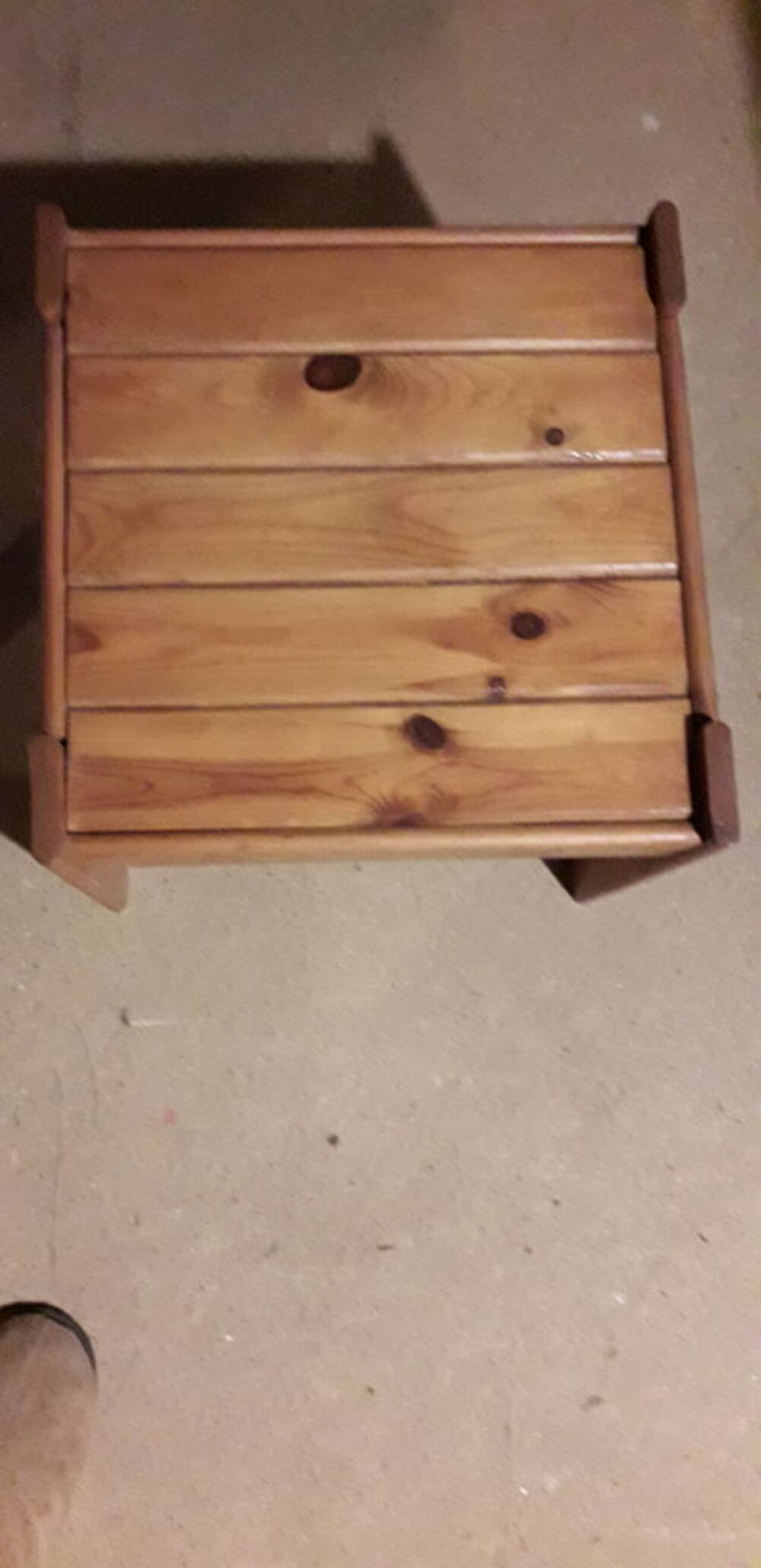 Tr&egrave;s joli table basse Meubles