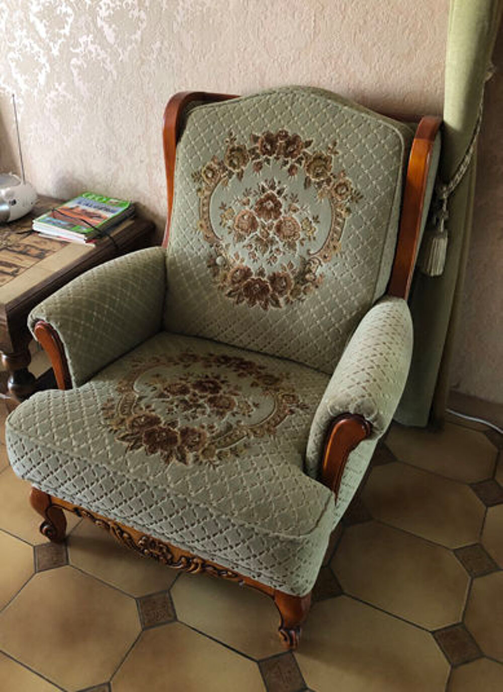 2 fauteuils berg&egrave;res style R&eacute;gence+canap&eacute; convertible Meubles