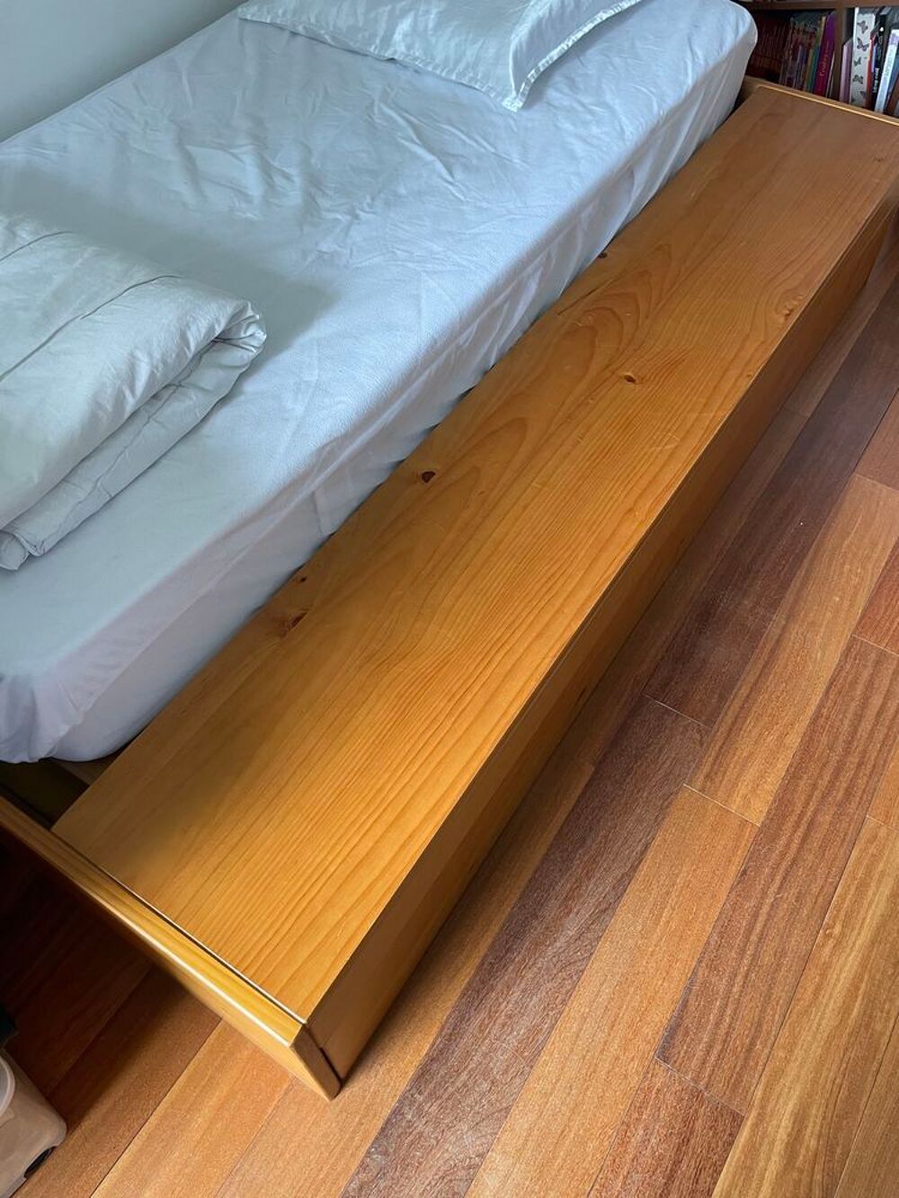 Lit Design en bois La Redoute Int&eacute;rieur avec petite marche (sommier 1 place + tiroir de rangement sous le lit) Meubles