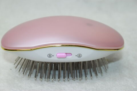 Brosse à cheveux ionique de masseur 8 Montigny-Lencoup (77)