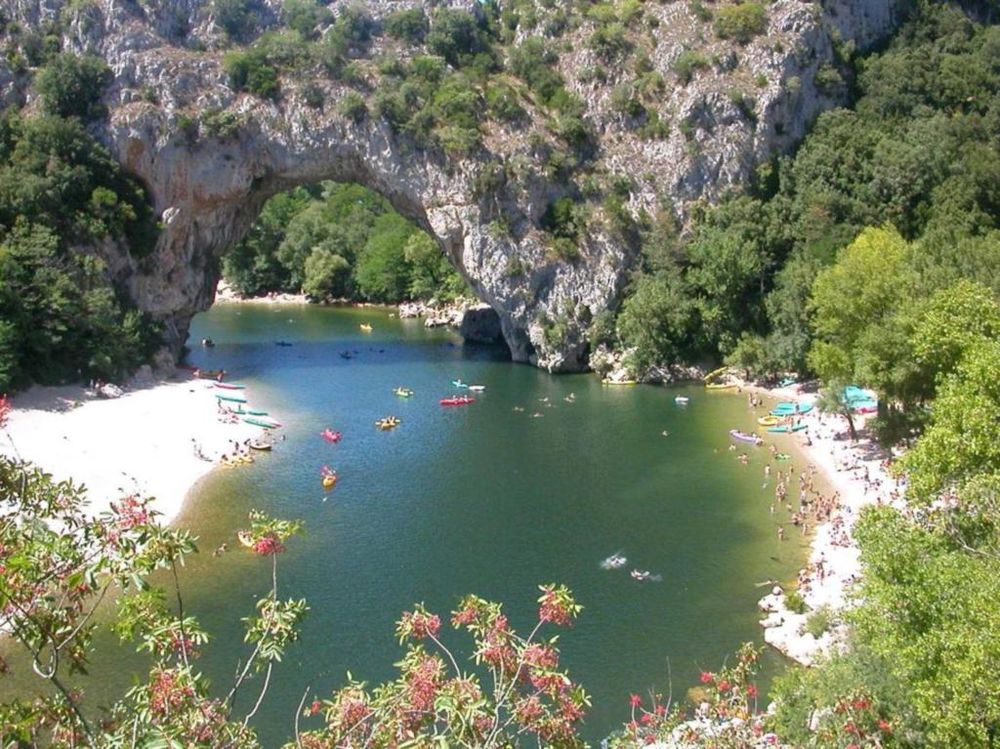   Sud Ardèche, mobilhome 4 personnes dans camping 4* Rhône-Alpes, Les Vans (07140)