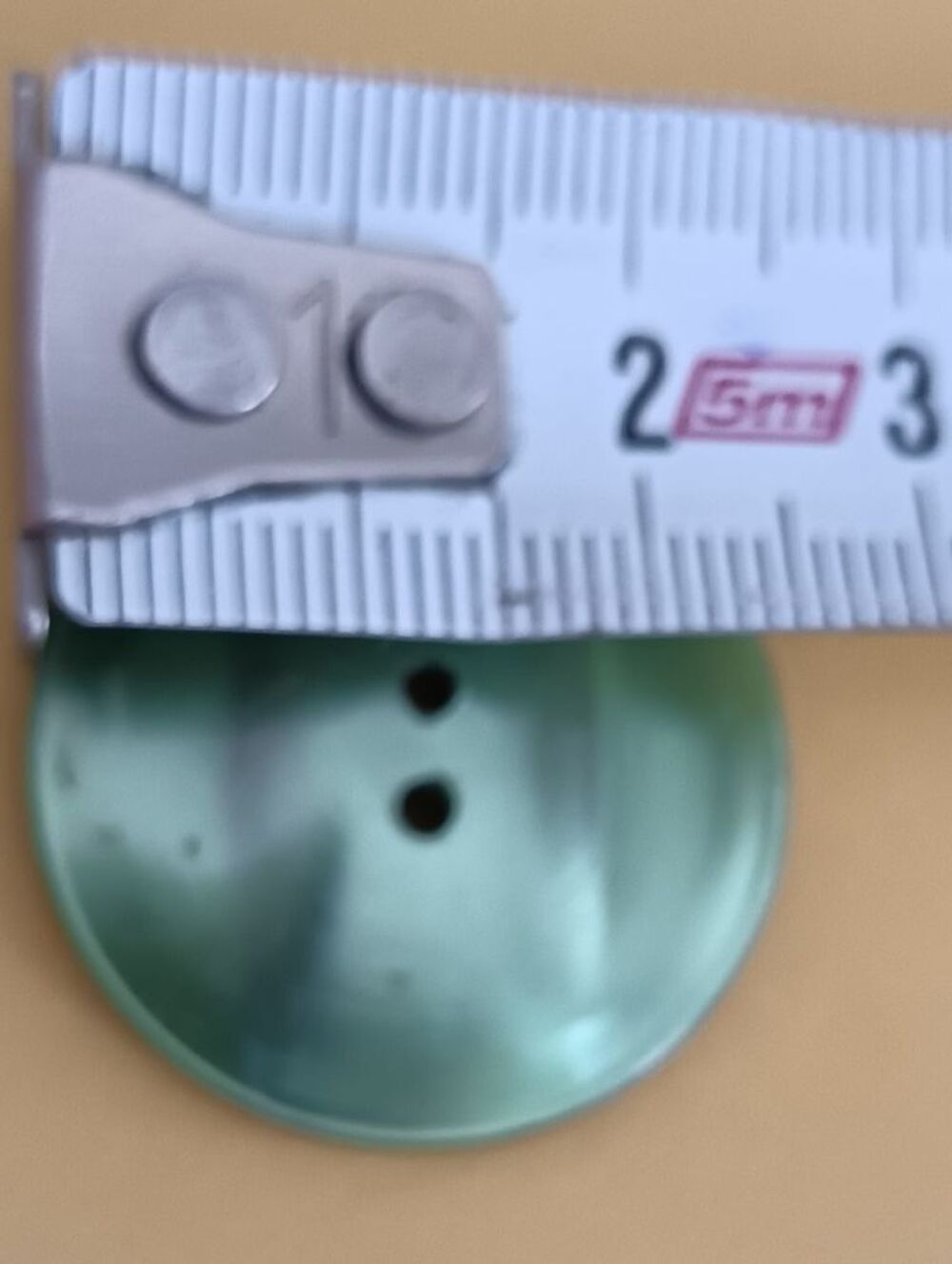 Lot de 7 Boutons Design Vert Sapin Stri&eacute; 2,5 cm - N&deg;5 Décoration