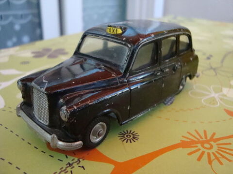 Miniature TAXI LONDON CAB 1/43 budgie models  10 Bagneux (92)