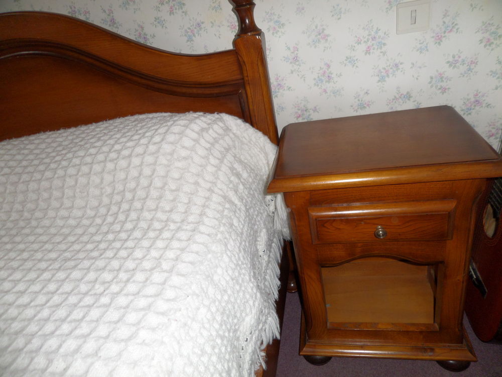 chambre en chataignier massif Meubles