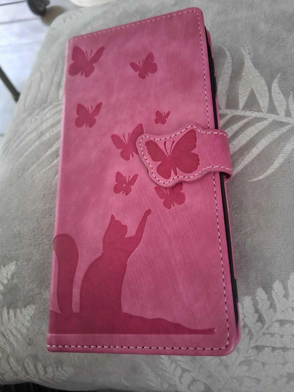 LOT DE TROIS ETUIS EN CUIR DONC UNE COQUE Accessoires
