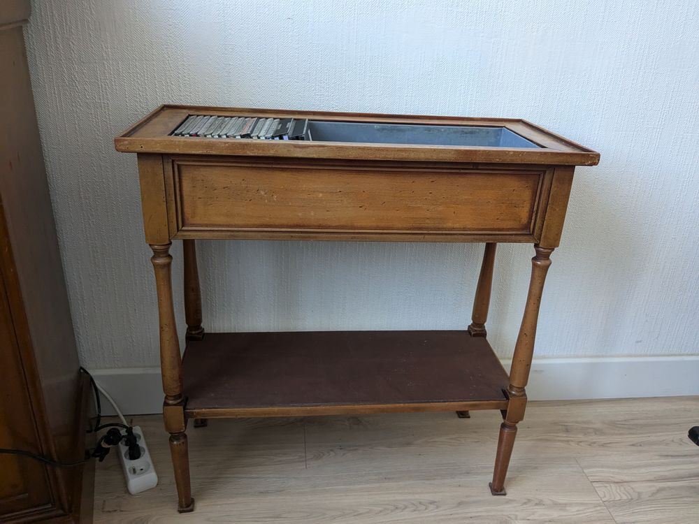jardiniere en merisier avec bac en zin comme neuf Meubles