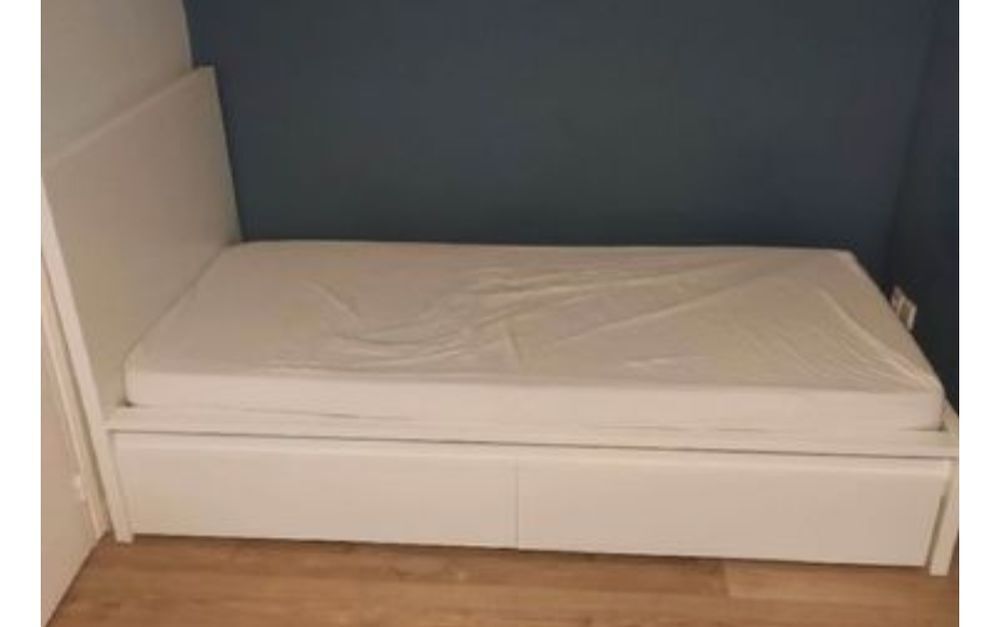 Lit IKEA malm Meubles