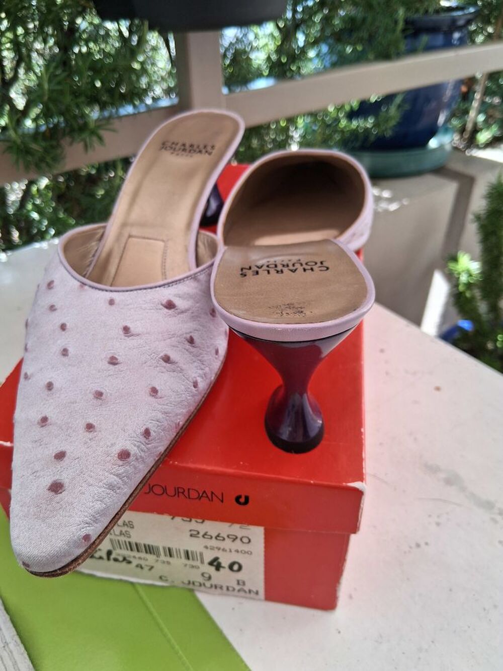 mules Charles JOURDAN taille 40 &eacute;tat neuf en cuir d'autruche Chaussures