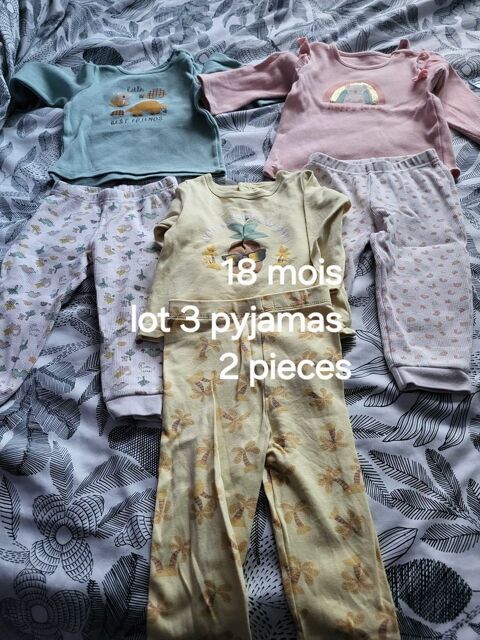 gros lot v�tements fille �t� 18 mois 65 Langon (33)