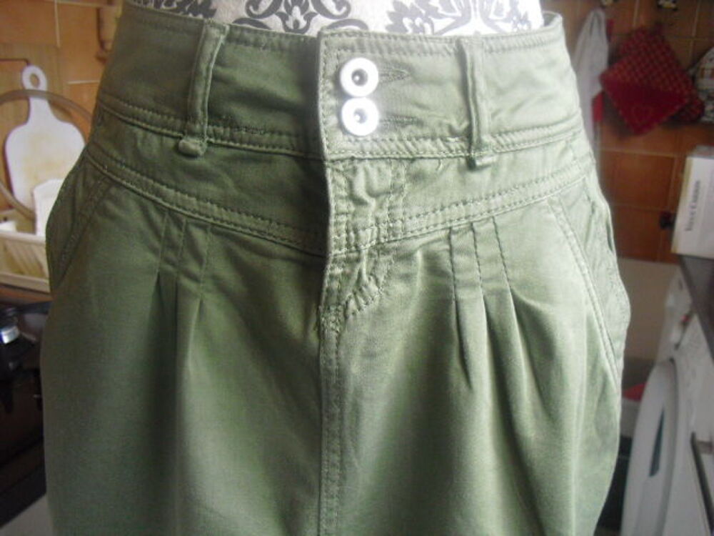 JUPE KAKI NEUVE ETAM TAILLE 36 Vêtements