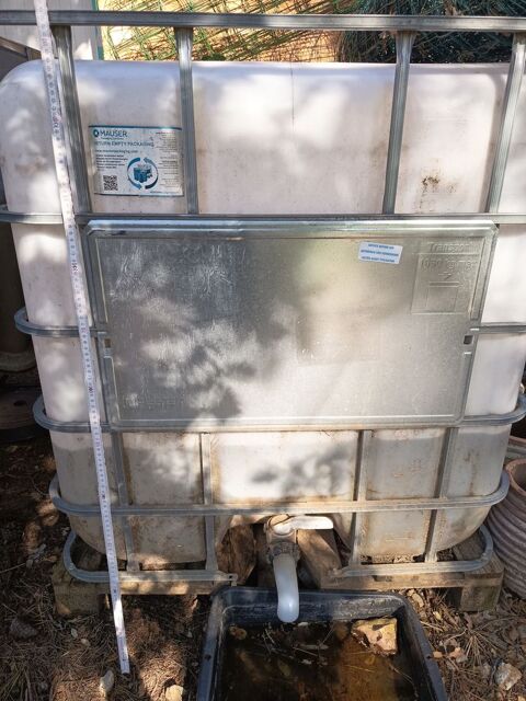 1000 Liter Récipient pour l'eau Le Luc (83)