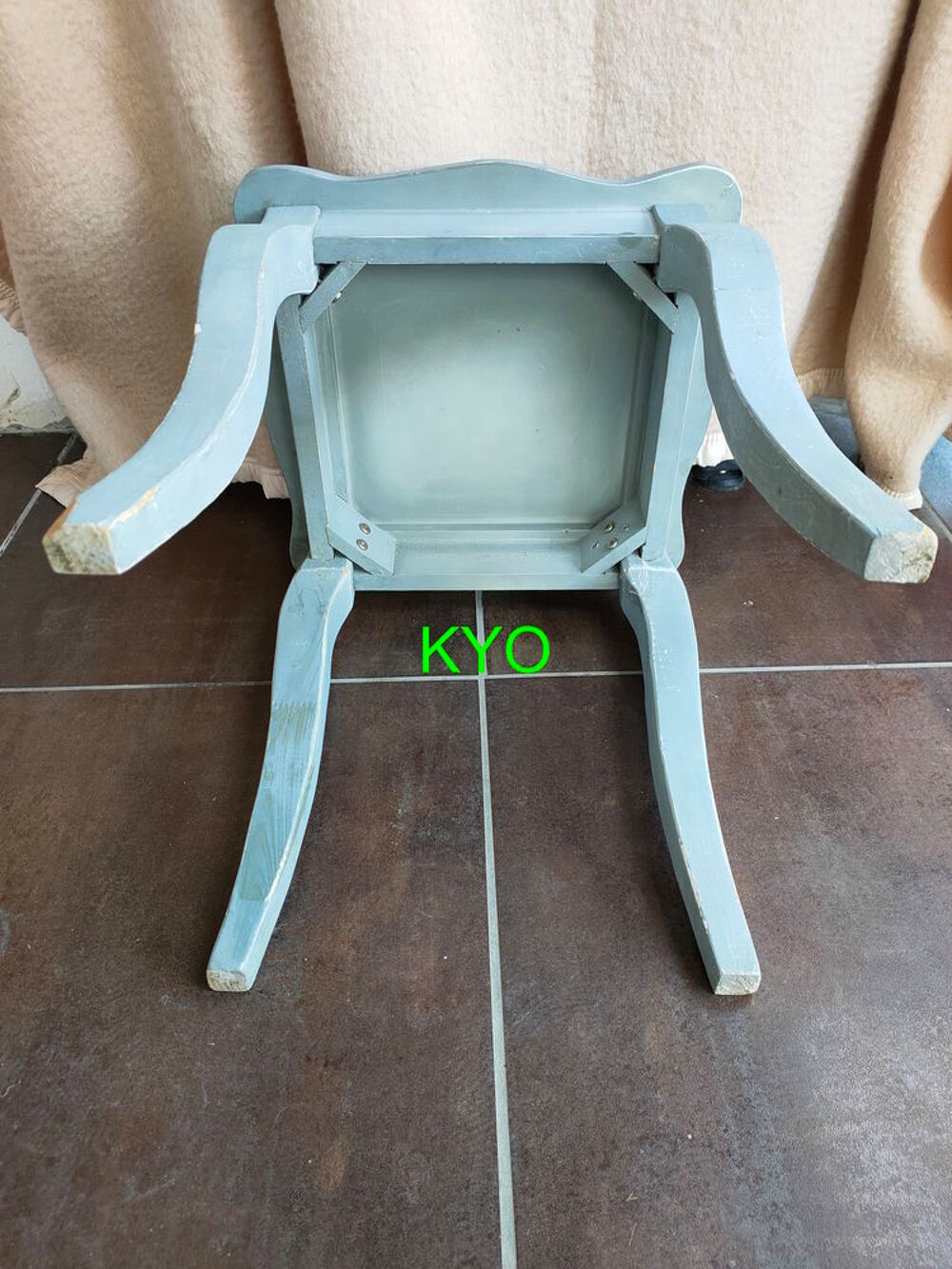 Tabouret carr&eacute;, table de chevet-nuit, gu&eacute;ridon, sellette Meubles