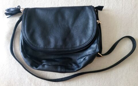 Sac � main noir 6 La Courneuve (93)