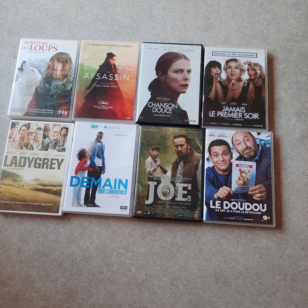 Lot(divisible) de 38 DVD DVD et blu-ray