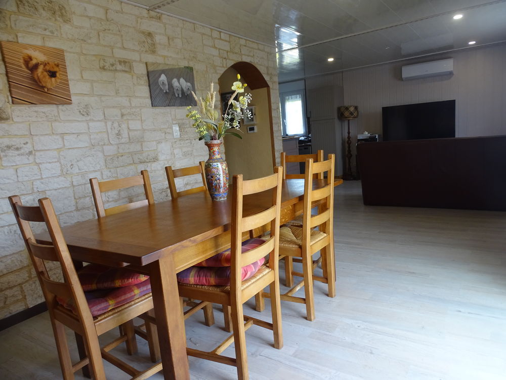 Vente Maison Maison avec jardin, jacuzzi et 3 studios déjà loués Pirey