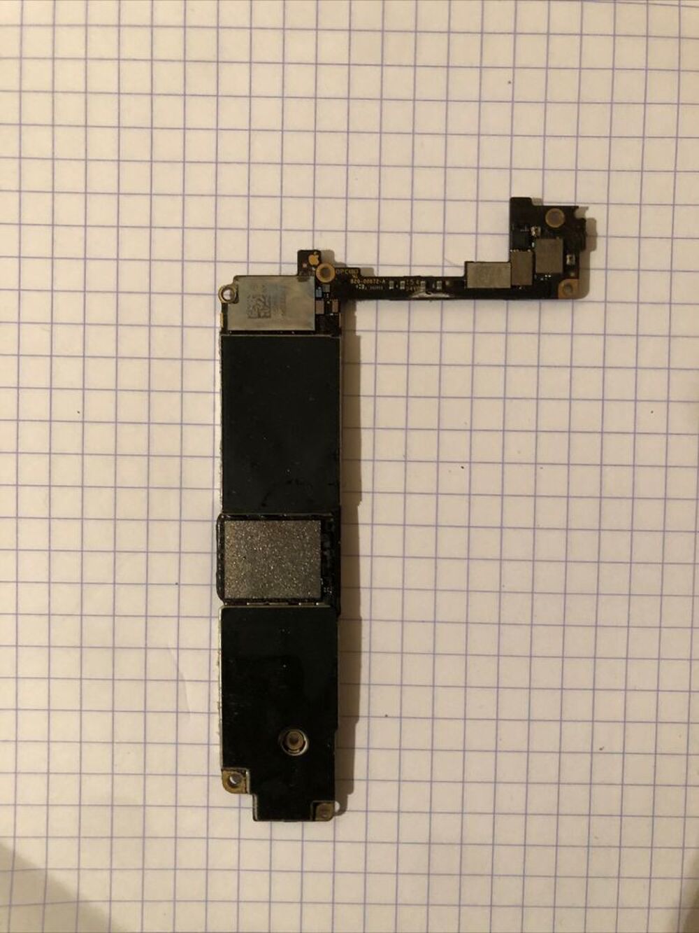 carte m&egrave;re iPhone 8 Téléphones et tablettes