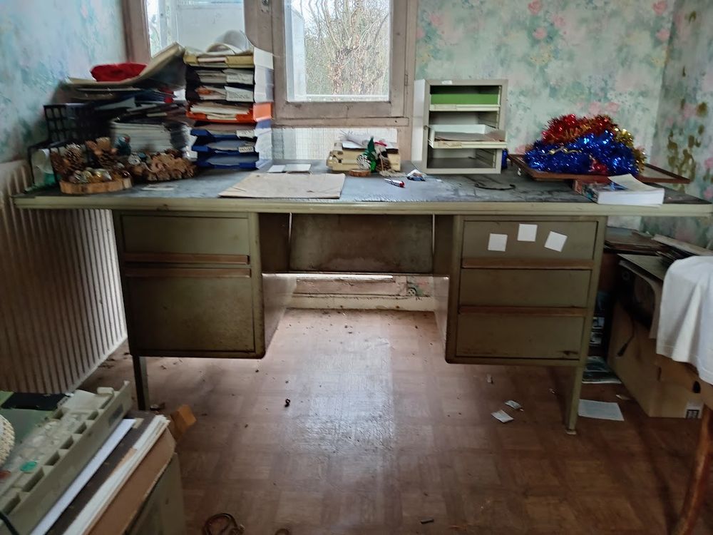 mobilier m&eacute;tallique Meubles