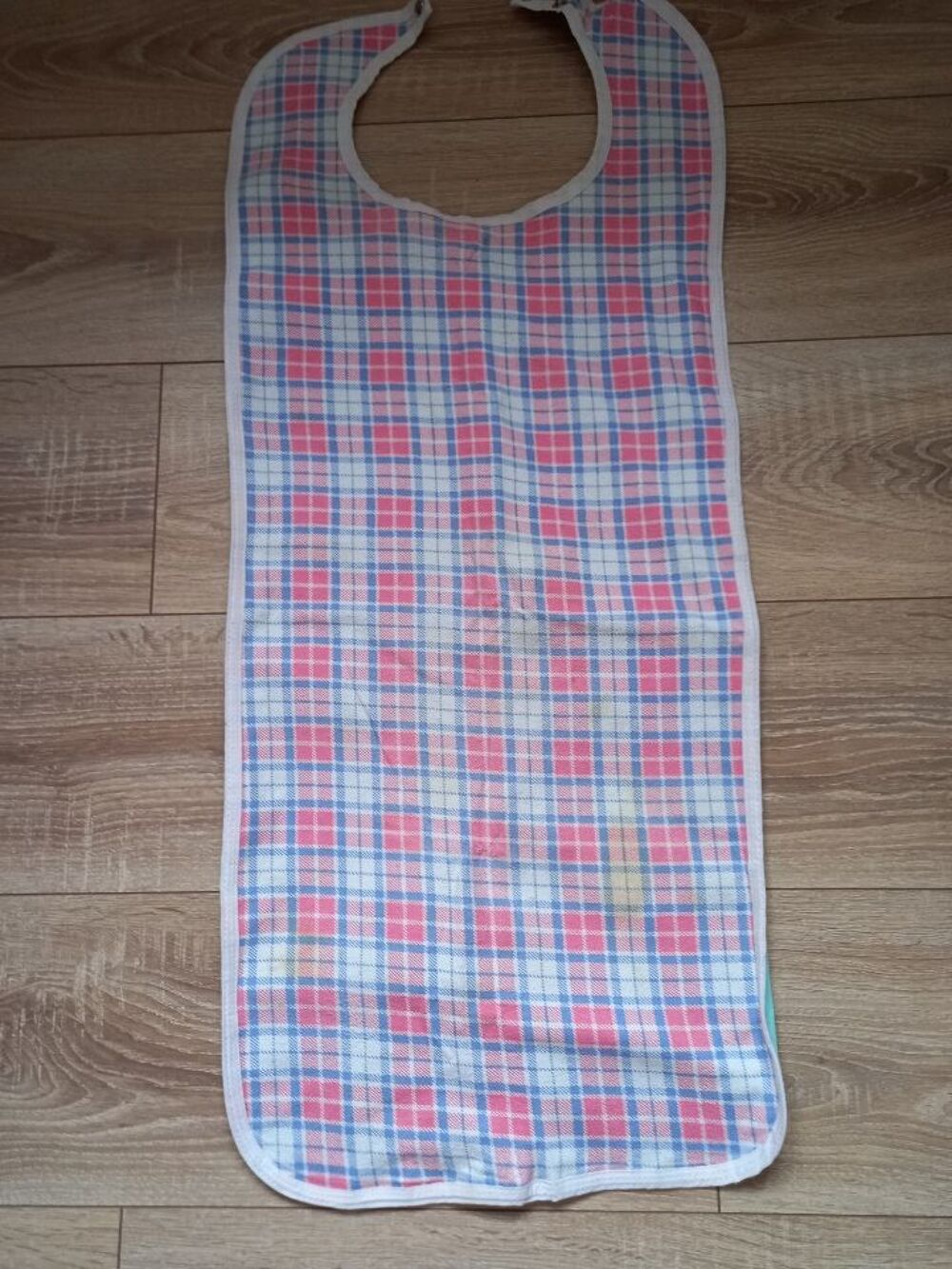Serviette longue plastifi&eacute; (bavette adulte ) //rose et bleu Décoration