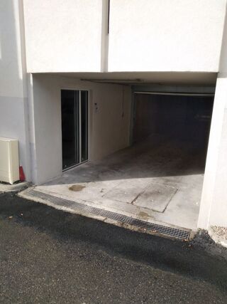  Parking / Garage à louer 17 m² Thiers