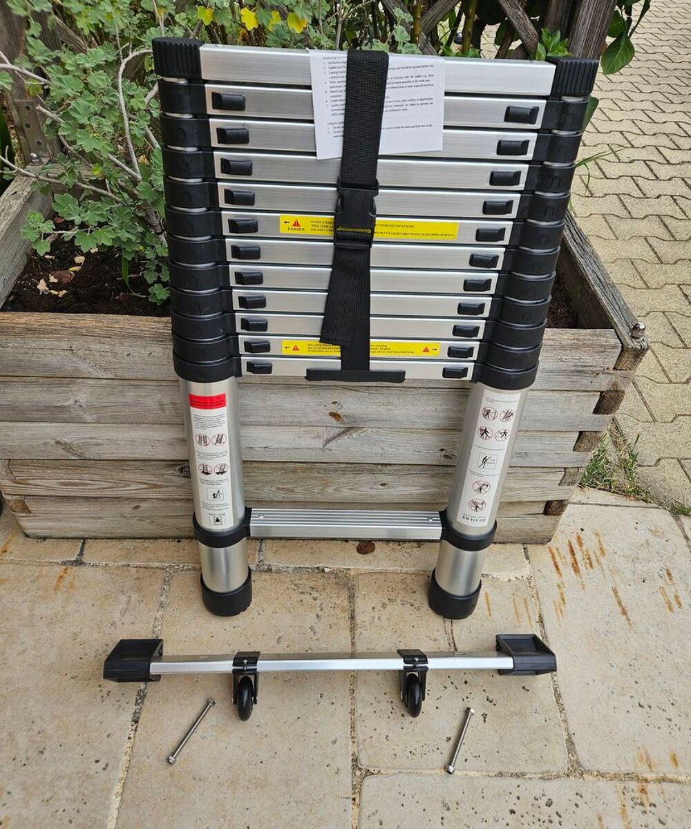 TRAVERSE D'&Eacute;CHELLE T&Eacute;LESCOPIQUE + ROULETTES + VISSERIES Bricolage