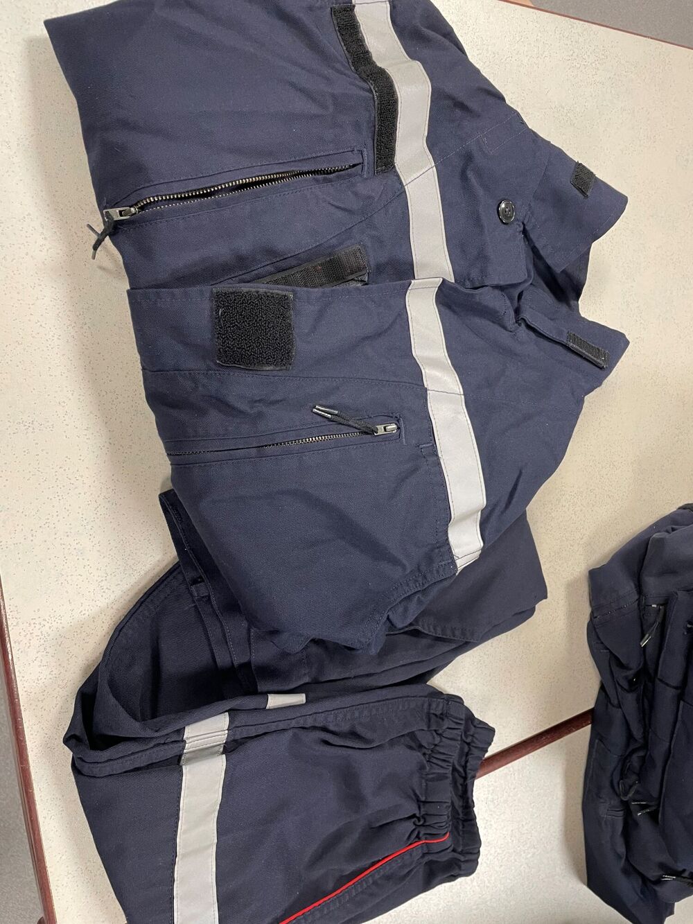 Vestes et pantalons pompier Vêtements