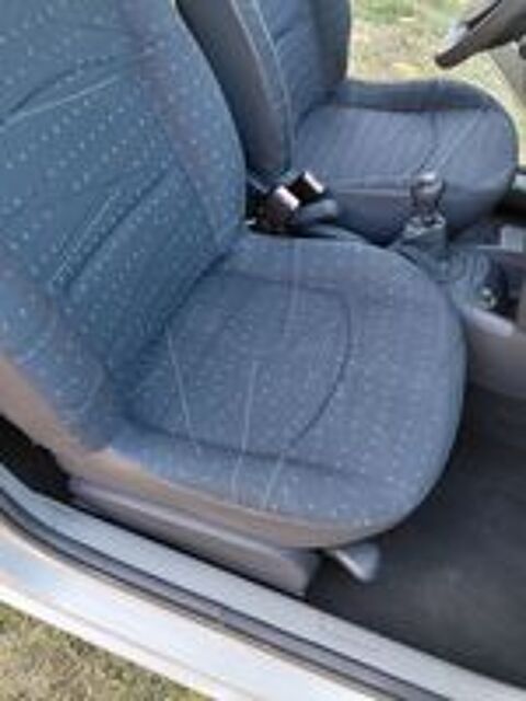 Clio II Clio 1.5 dCi 65 Confort Pack Clim Dynamique 2004 occasion 17150 Mirambeau
