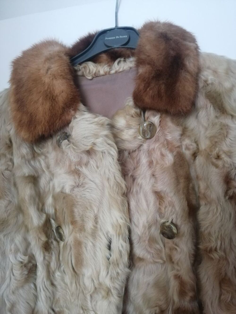 Manteau astrakan
Vêtements