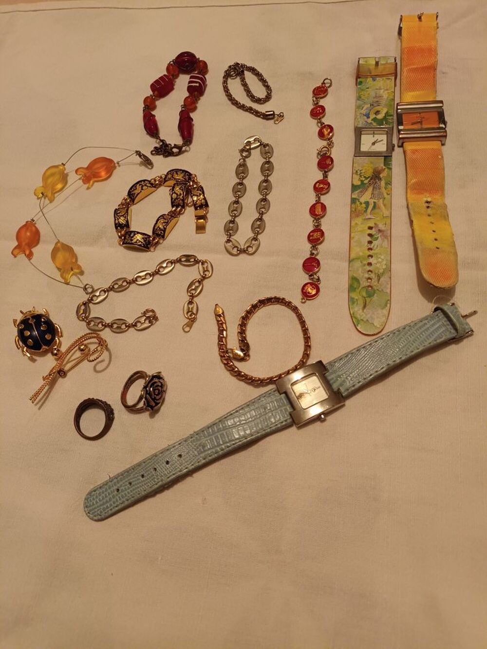 Bijoux fantaisie (lot) Bijoux et montres