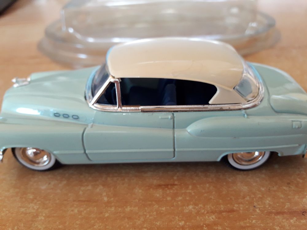 Buick 1950 cabriolet 1/43 eme dans sa boite plastique 