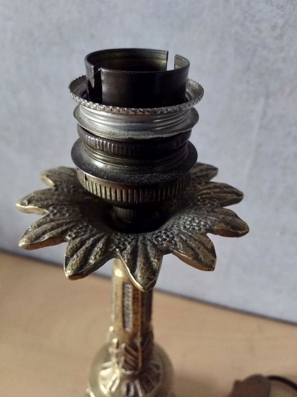 Pied de lampe en bronze hauteur 24cm. Dcoration