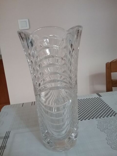 Magnifique vase en verre sculpt  22 Louvres (95)