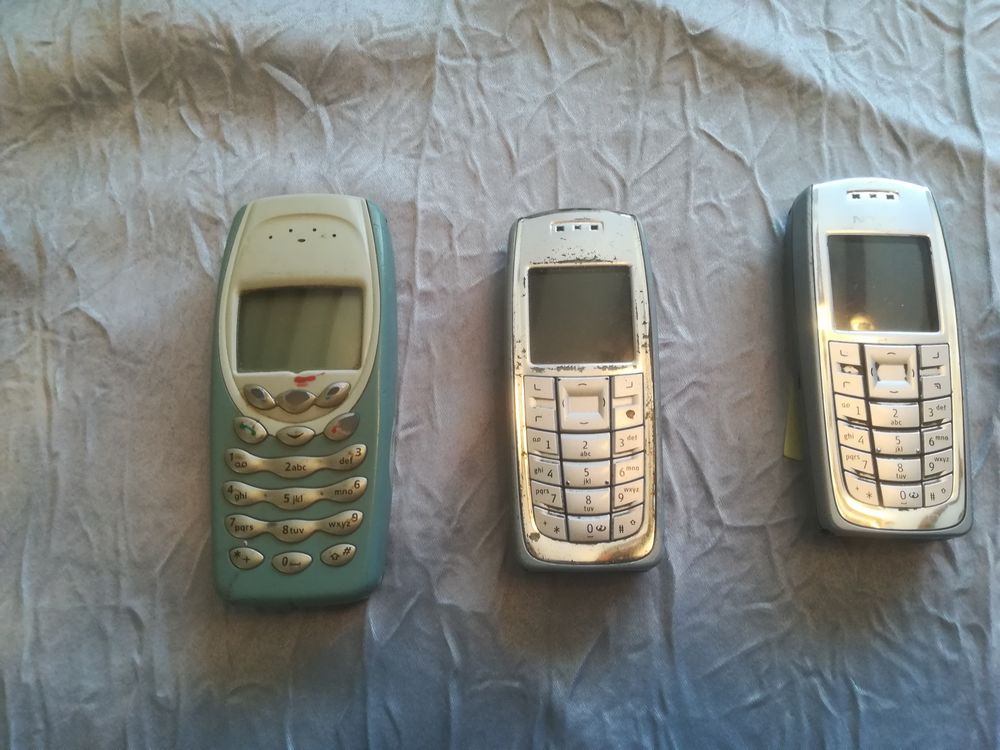 Lot ,de ,Portables anciens.+proterions + lot de pils. Tlphones et tablettes