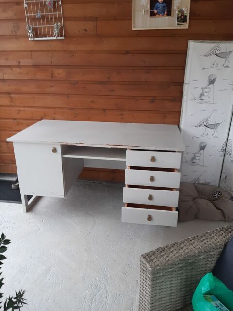 Bureau . 80 Marcellus (47)