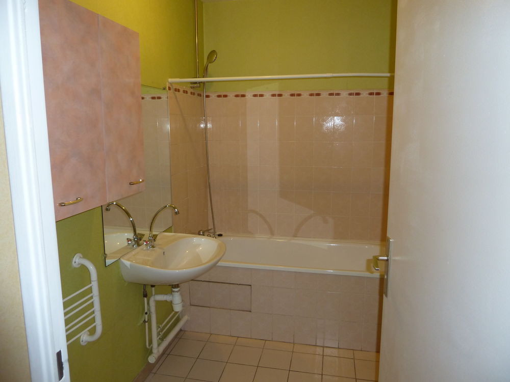 Location Appartement STUDIO  29 m2+Parking - REIMS Sainte Anne - Proche CHU /Fac Reims