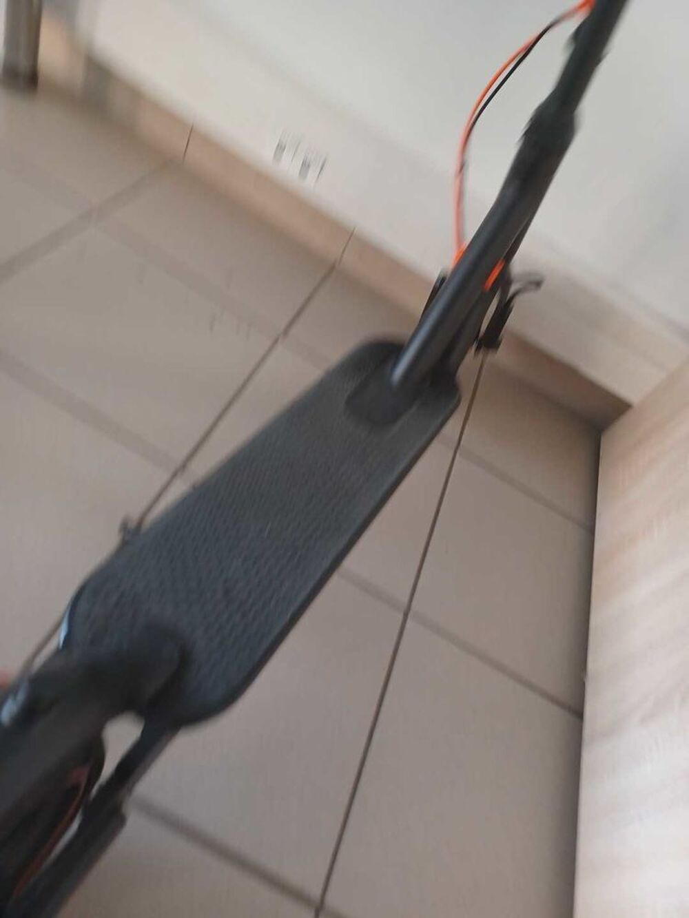 trottinette &eacute;lectrique sans chargeur Vélos
