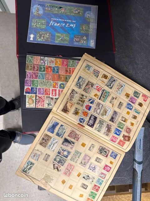 Collection approximativement 1000 timbres anciens 80 Eyjeaux (87)