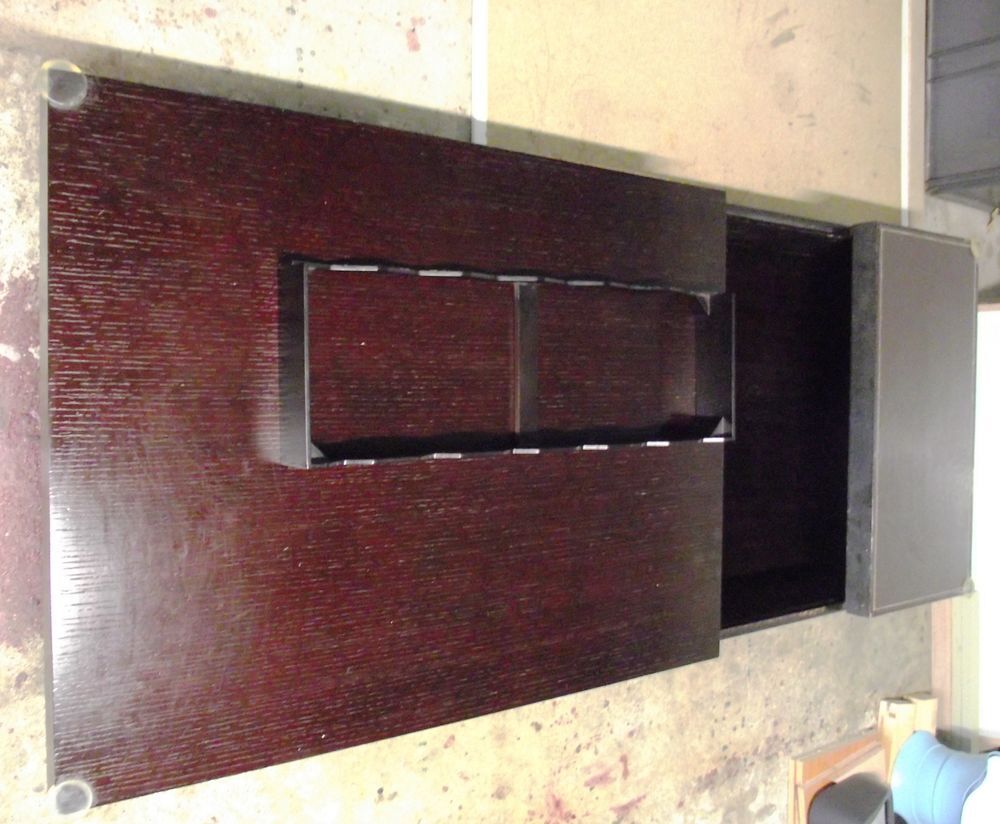 Table basse de salon en bois et cuir Meubles