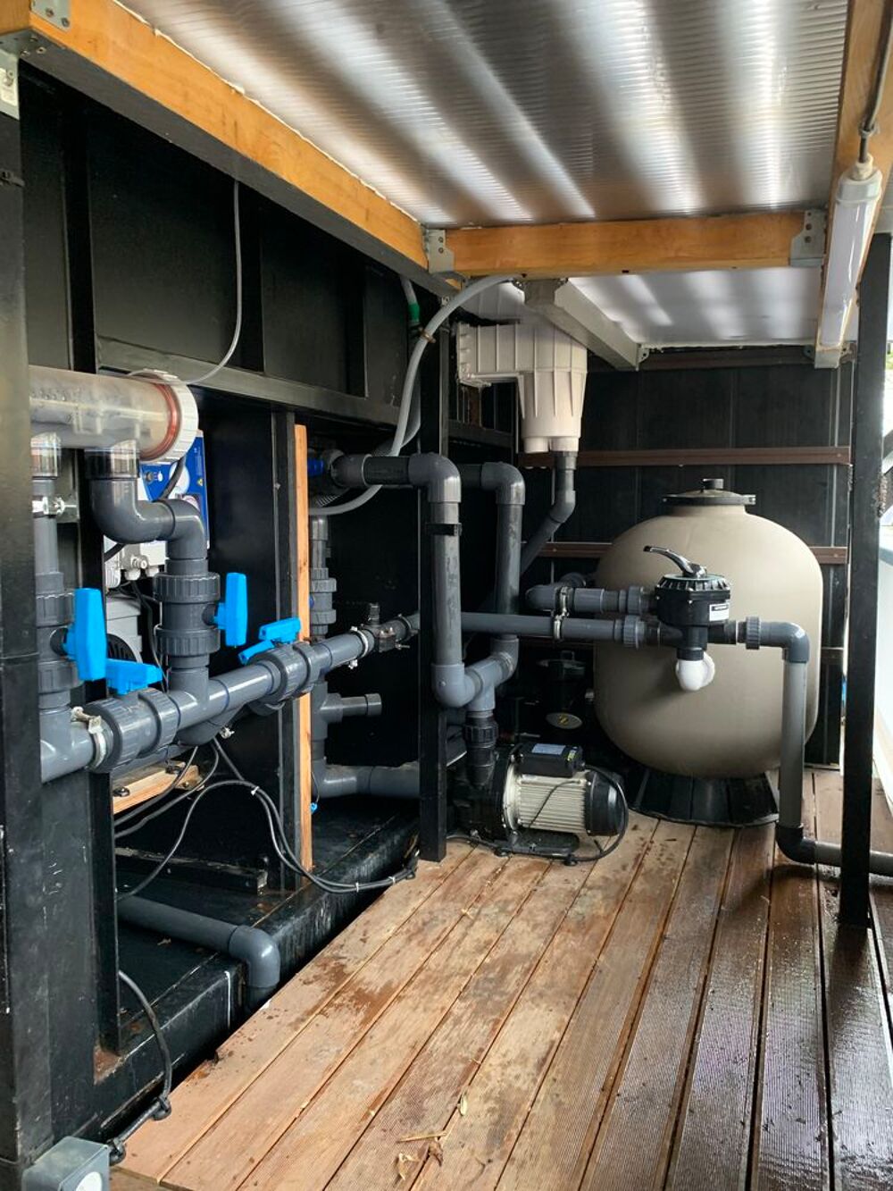 Piscine Container avec hublot vitr&eacute; Jardin