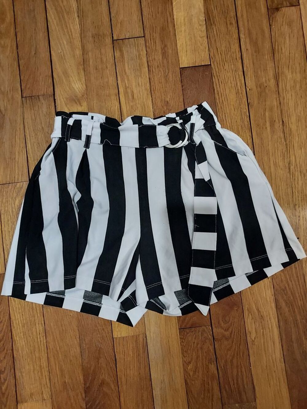Short noir/blanc chic Vêtements