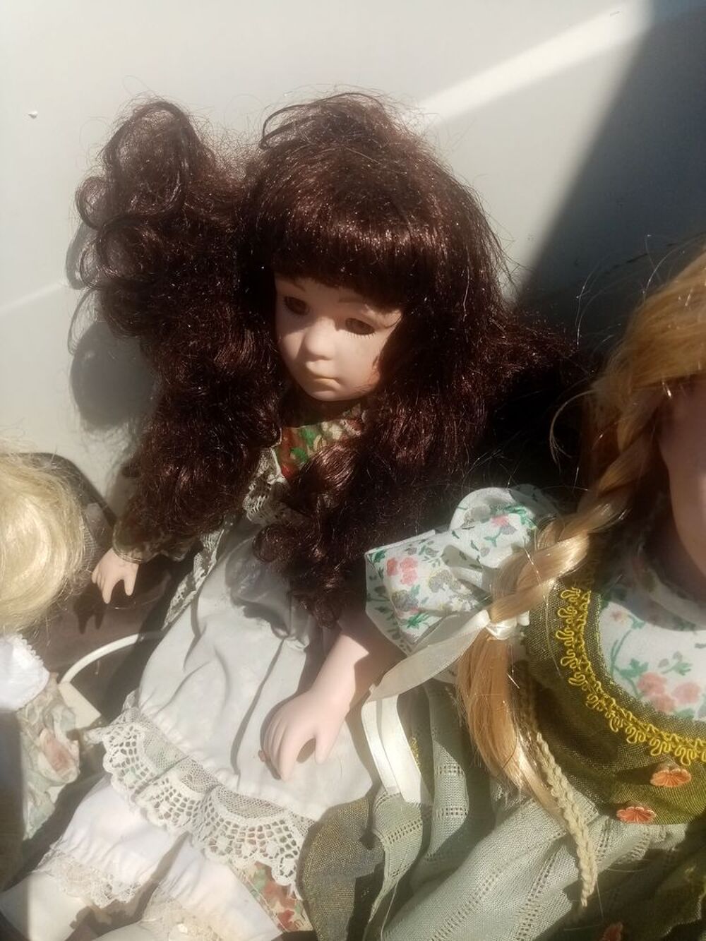 3 poup&eacute;es porcelaine tbe 