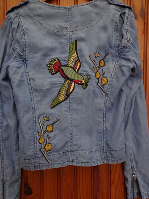 Veste, blouson  en jean avec motif dans le dos.. 10 Merville (59)