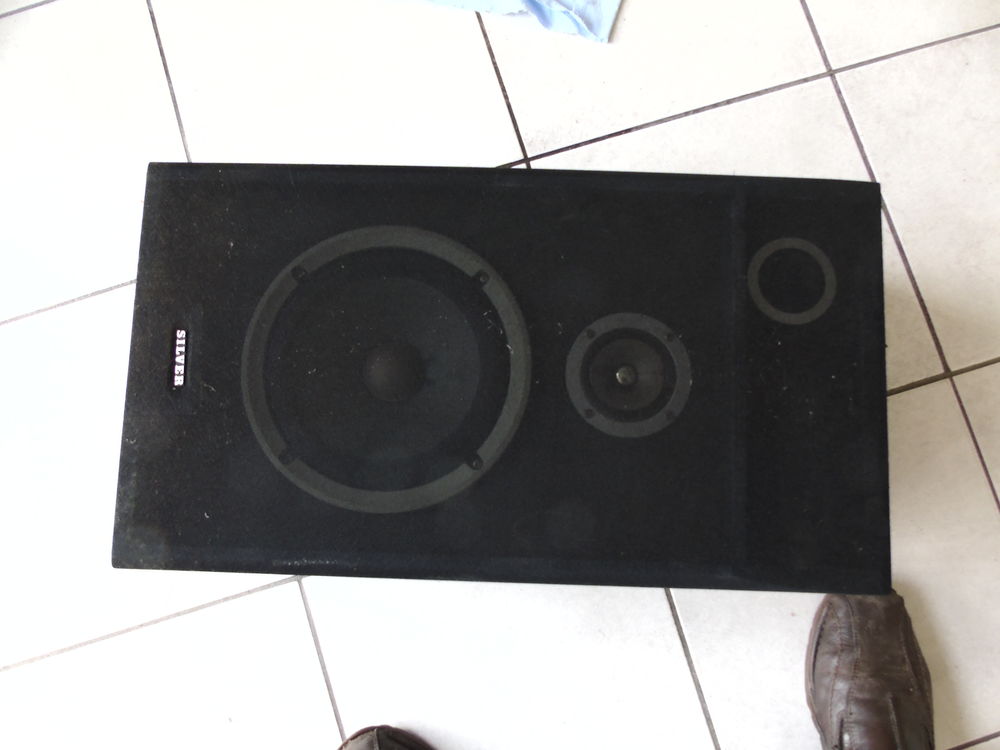 chaine st&eacute;r&eacute;o avec 2 baffes Audio et hifi