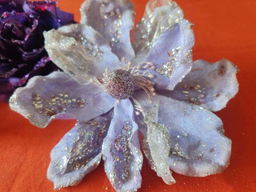 3 fleurs et un papillon avec pince pour sapin Décoration