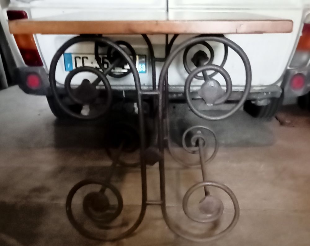 Table dit de boucher ou autre ( cuisine , salle a manger) Meubles