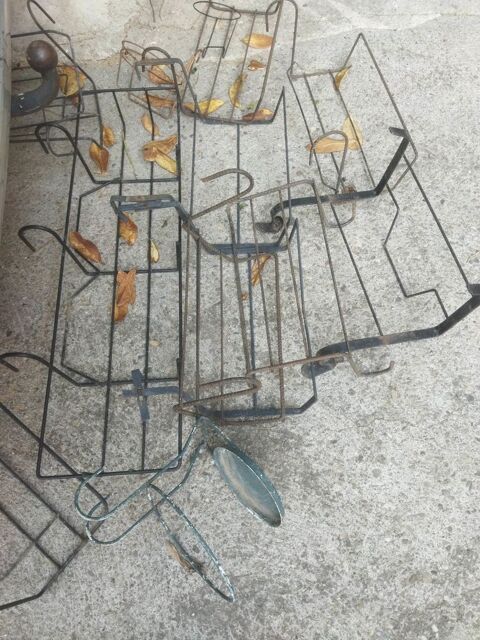 Support m�tal de jardini�re 4 Montpellier (34)