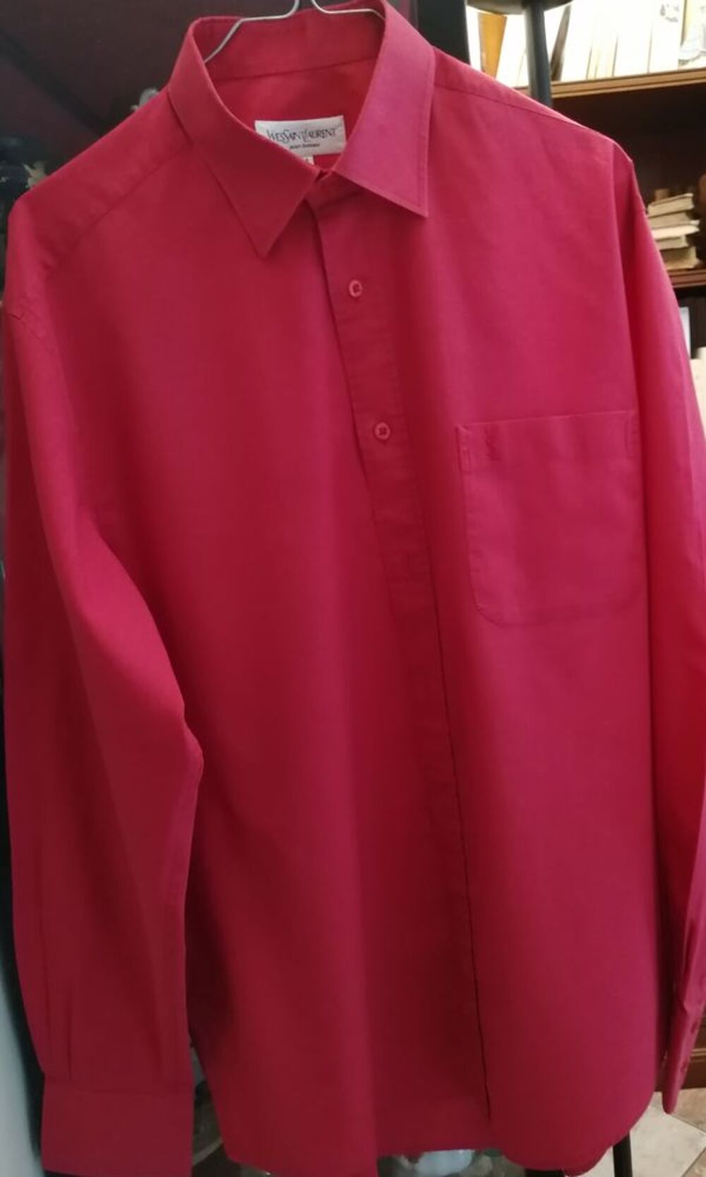 Chemise pour homme, YVES ST LAURENT
Vêtements